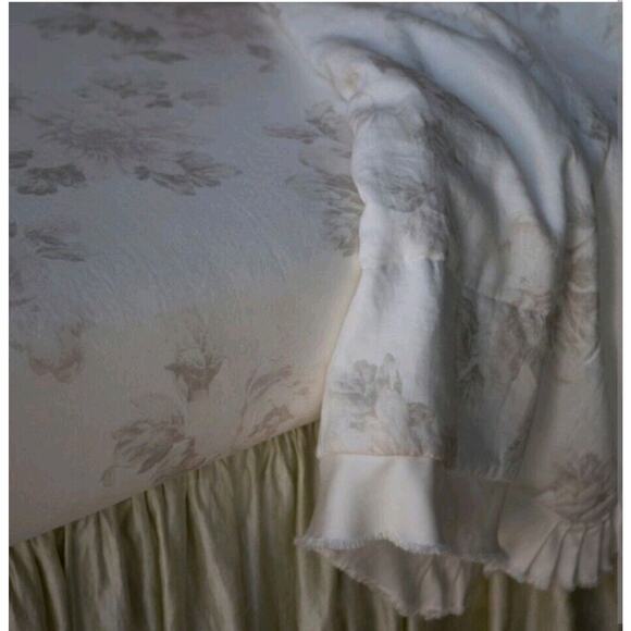 Bella Notte Emma Crib Dust Ruffle Rose Floral Print Linen NWT Winter White - Picture 1 of 8